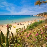Villa V4, Jardins Branqueira2 Near Beach, *