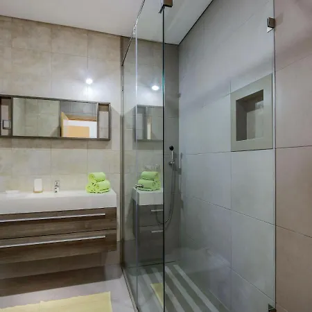 V4, Jardins Branqueira2 Near Beach, 阿尔布费拉